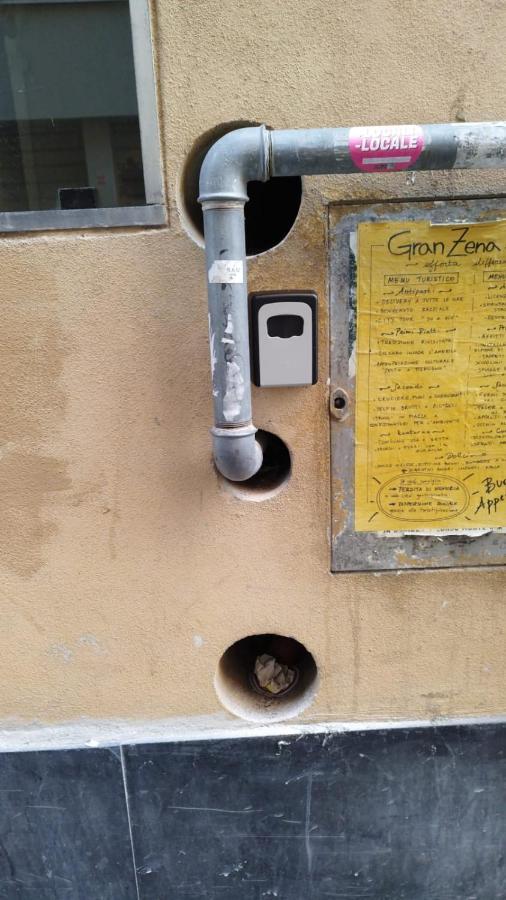The First Porta Soprana Prione Apartment Genoa Luaran gambar